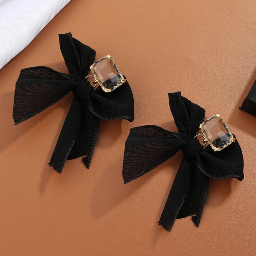 2/$30šµ Crystal & Bow Party Earrings Rhinestone Classic Embellished Jewelry NEW - Picture 4 of 10